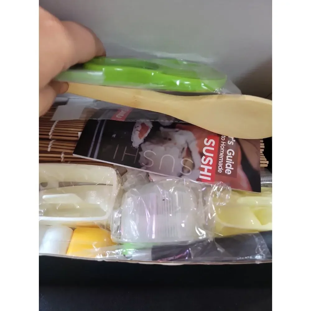 DELAMU Sushi Making Kit 20 in 1 Sushi Maker Bazooka Roller Kit w/ Bamboo Mat